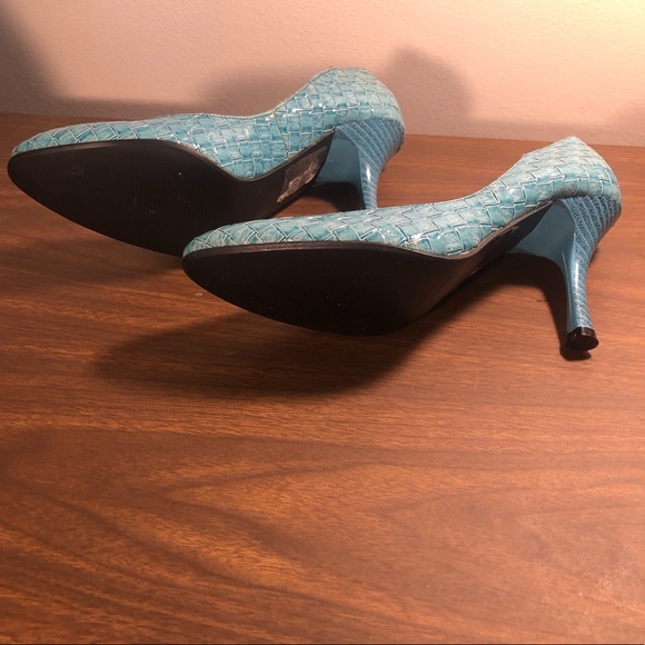 Super cool 80’s style blue pump size 6.5 - Picture 5 of 11